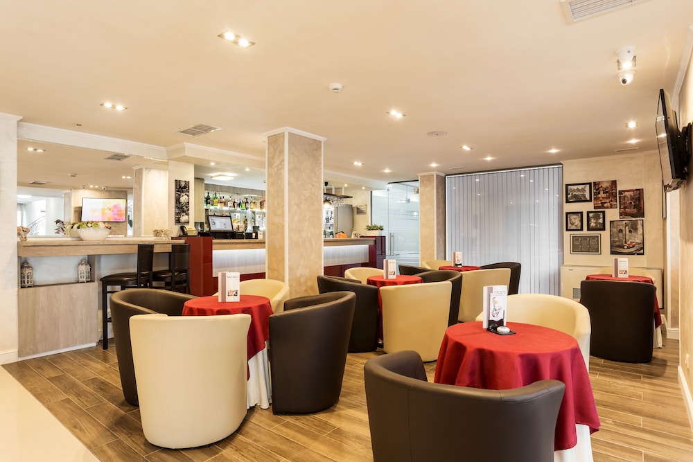 Grami Hotel Sofia 38/50