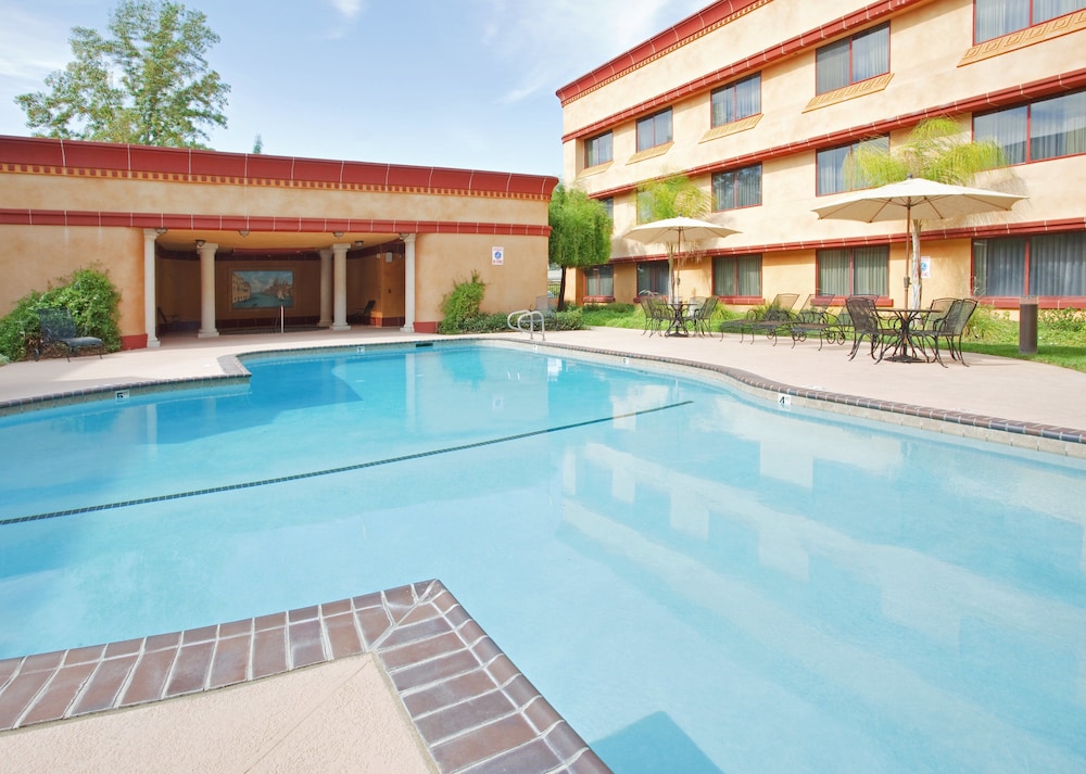 Holiday Inn Sacramento Rancho Cordova 13/77