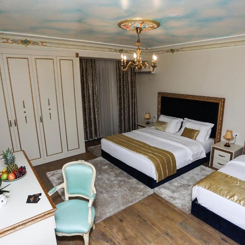 Empire Hotel 13/50
