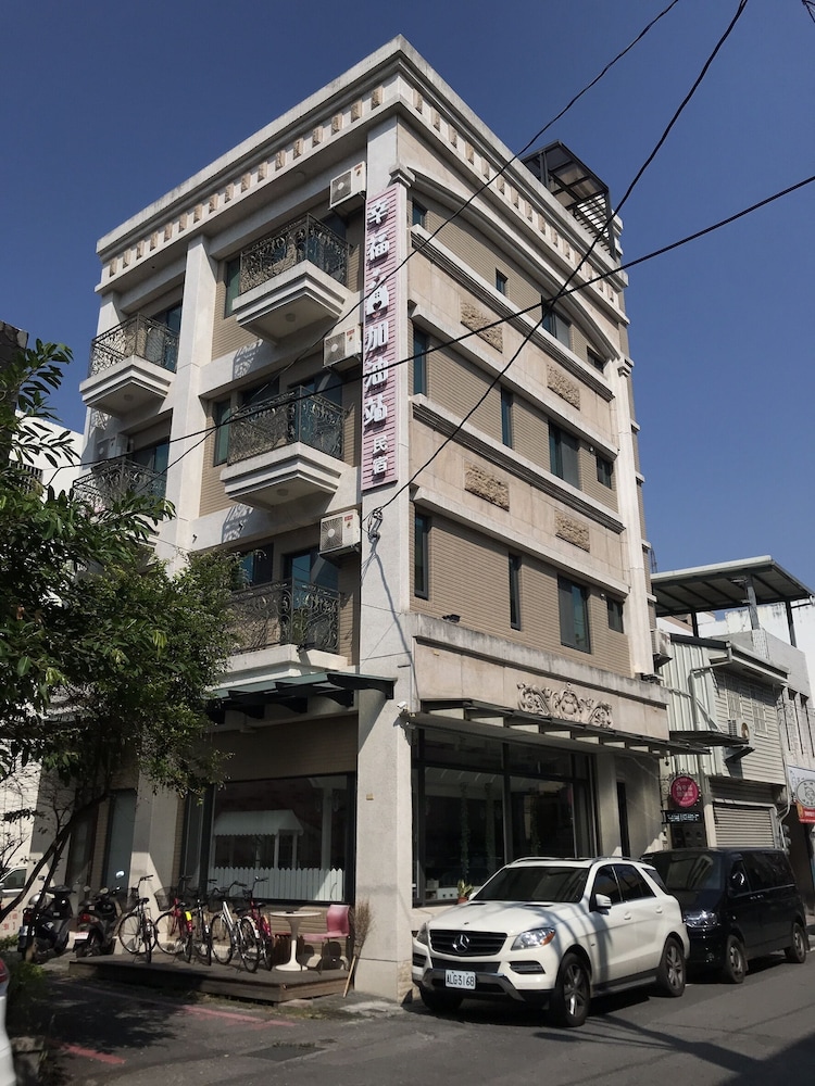 happiness station bandb