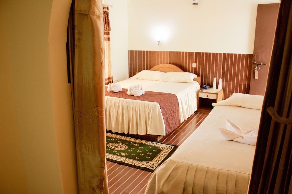 Deluxe, Triple, Multiple Beds, Mountain View, Private Bathroom