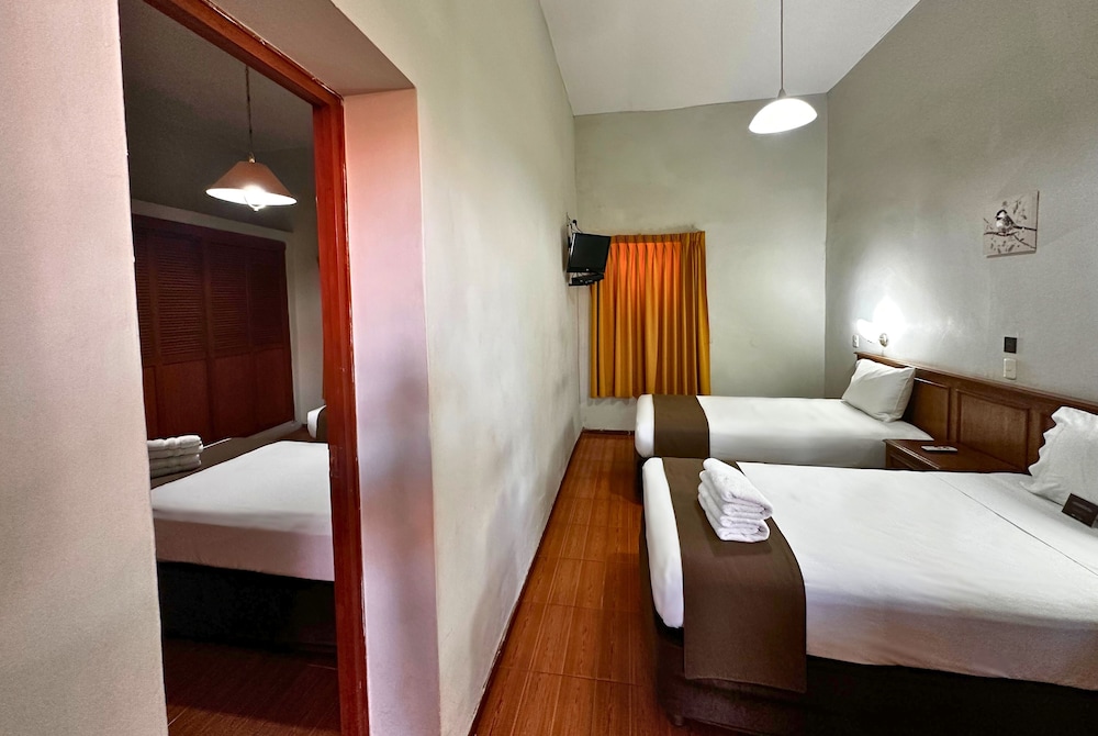DM Hoteles Mossone Ica 11/29