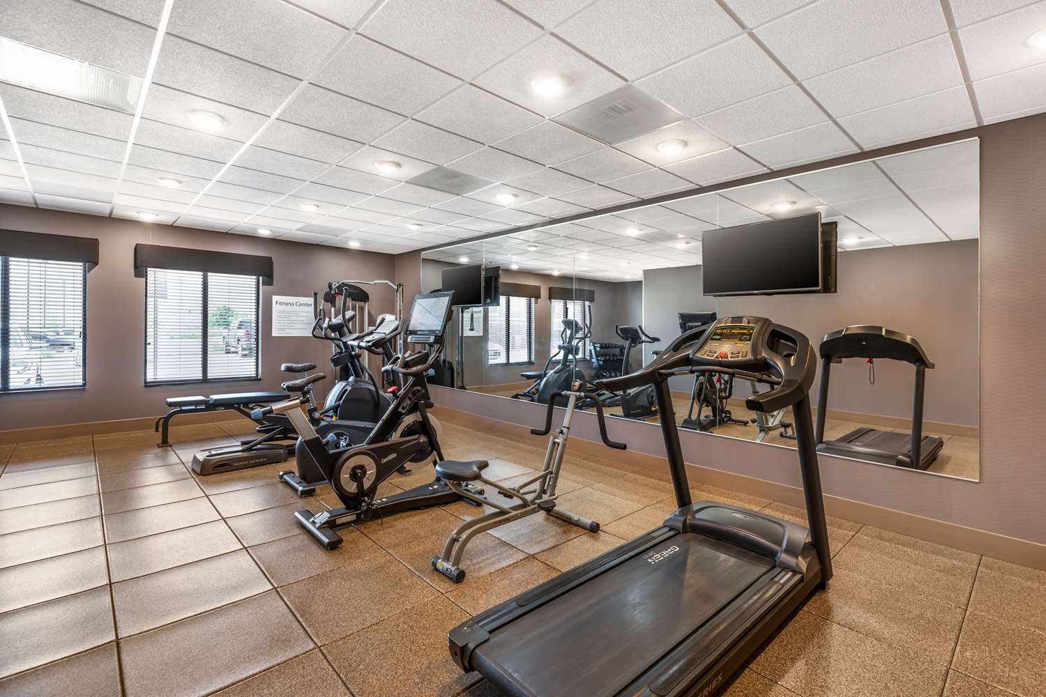 Best Western Plus Casper Inn & Suites 15/33