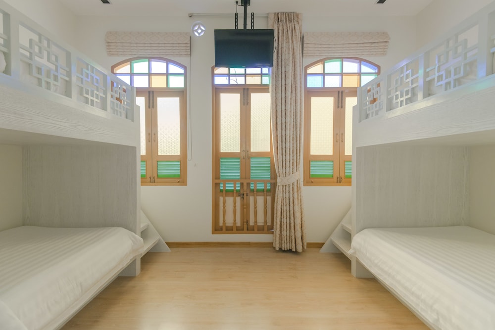 O Nya Phuket Hotel 27/70