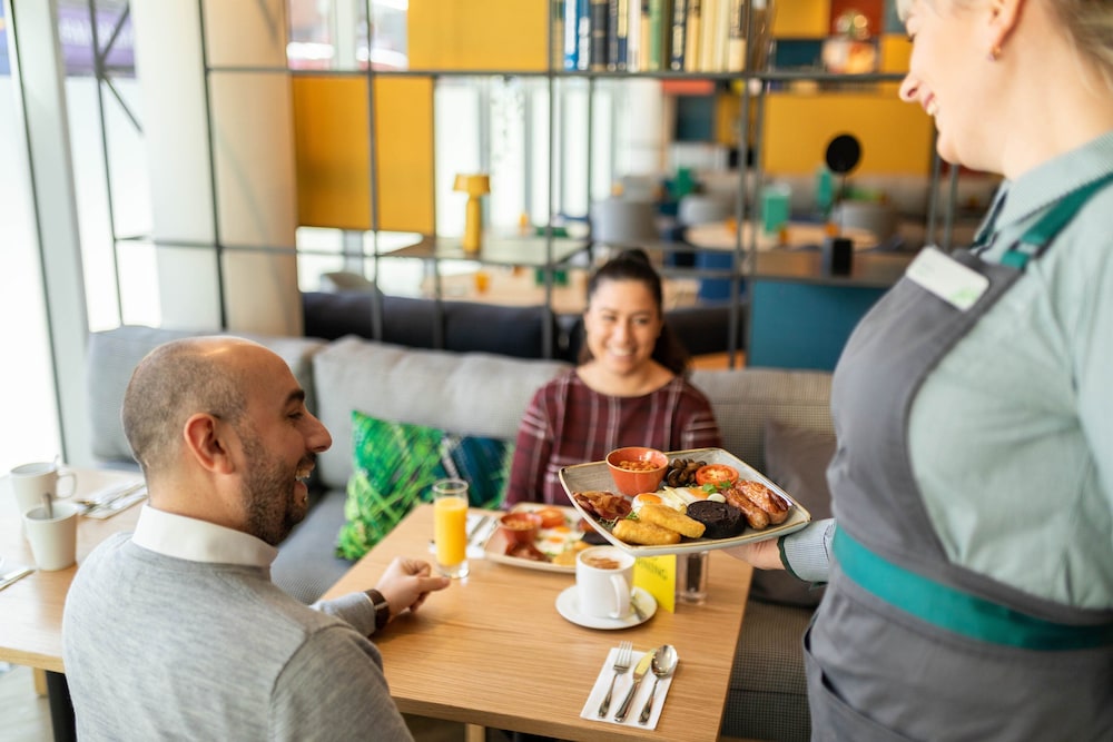 Holiday Inn London - Whitechapel by IHG 70/82