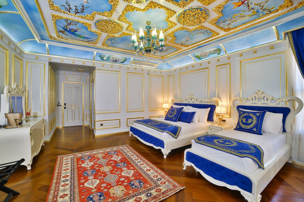 SUITE, MANSION, TRIPLE