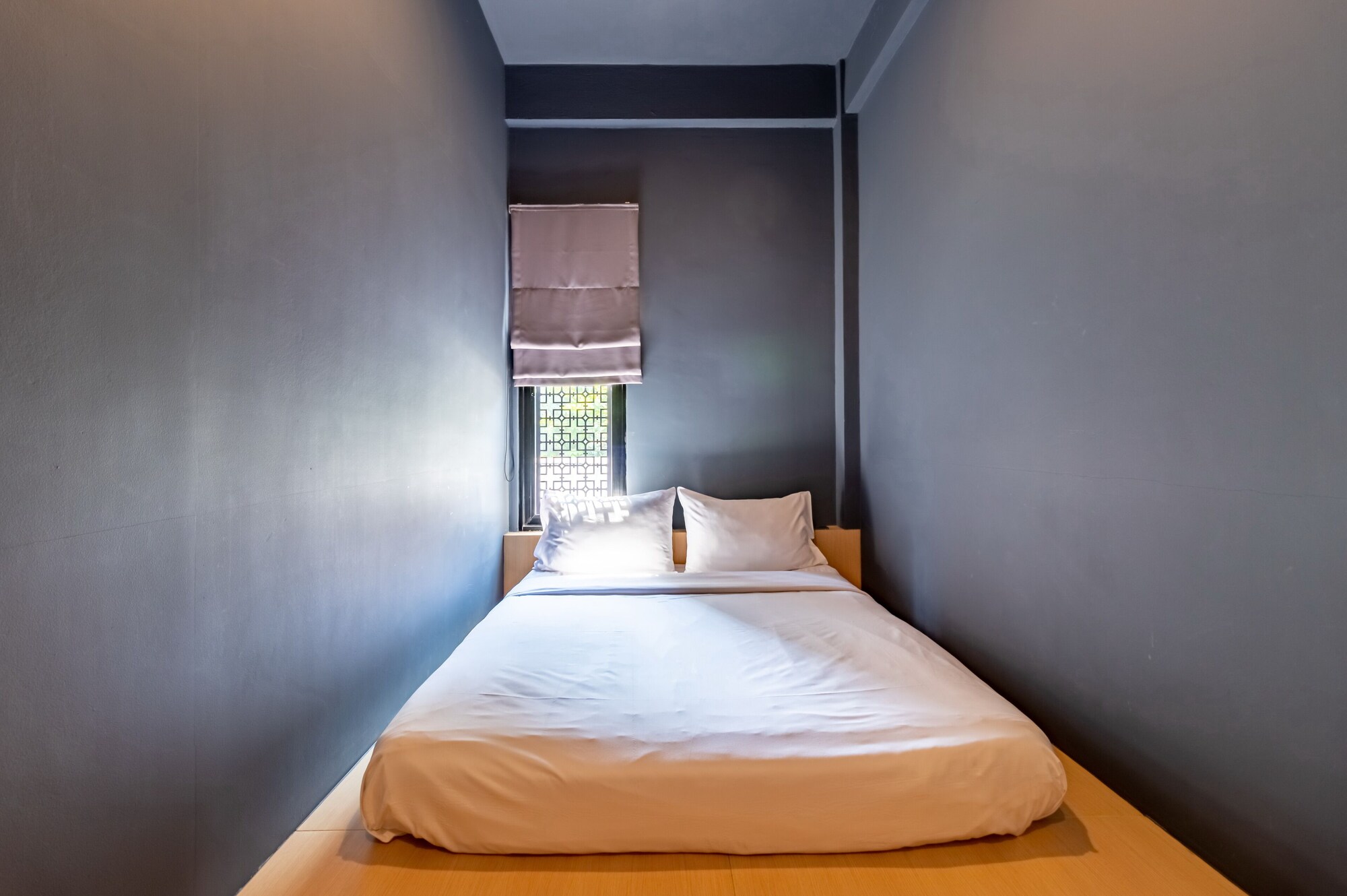 DELUXE, SHARED BATHROOM