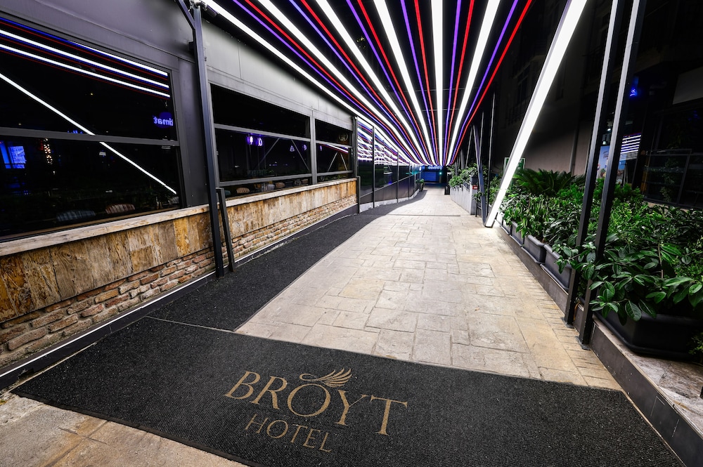 Broyt Hotel 39/50