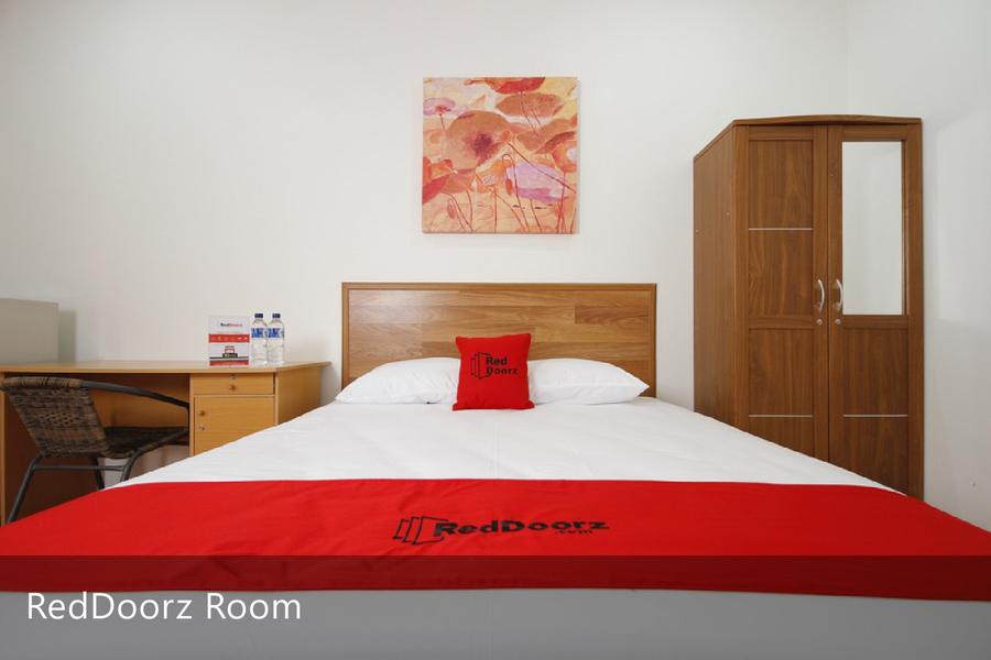 Reddoorz Plus Near Plaza Indonesia 6/26