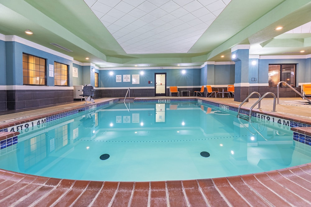Holiday Inn Express Hotel Suites Guymon 43/69