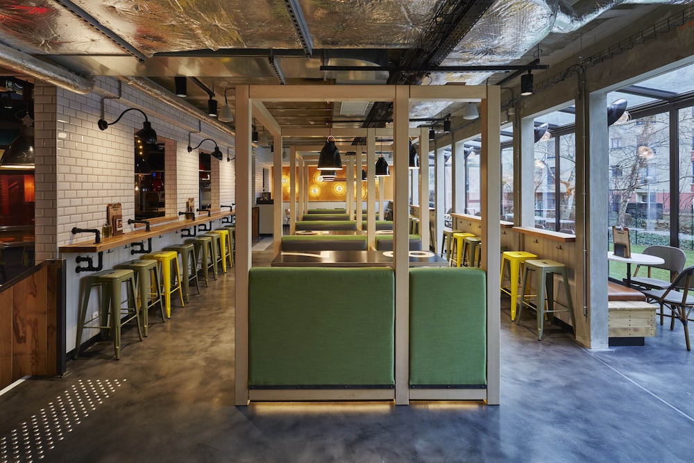 Generator Hostel Paris 56/74
