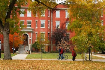 University of Alberta - Guest Accommodation 9/45