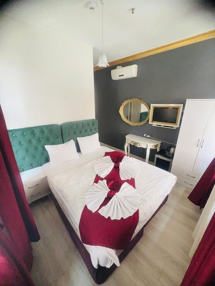 Suleymaniye Hotel 38/39