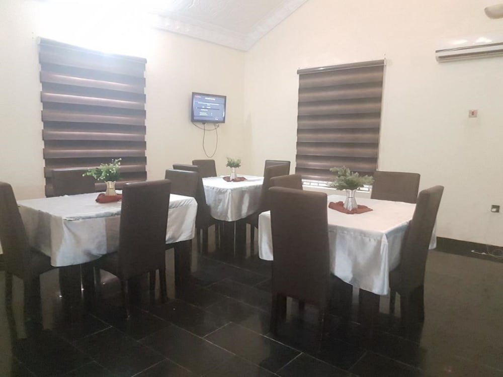 Hallmark Suites - Abeokuta 12/18