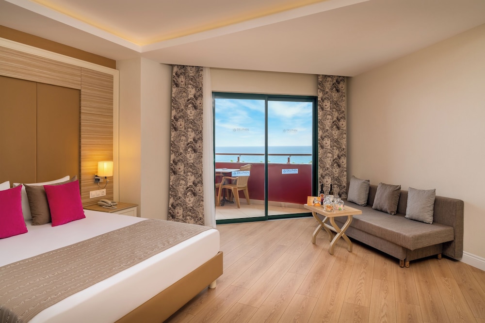 Delphin Deluxe Resort 10/50