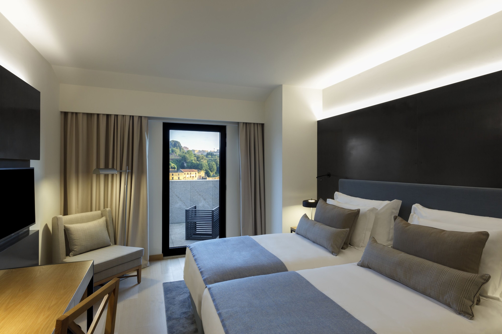 PREMIUM, TWIN BEDS