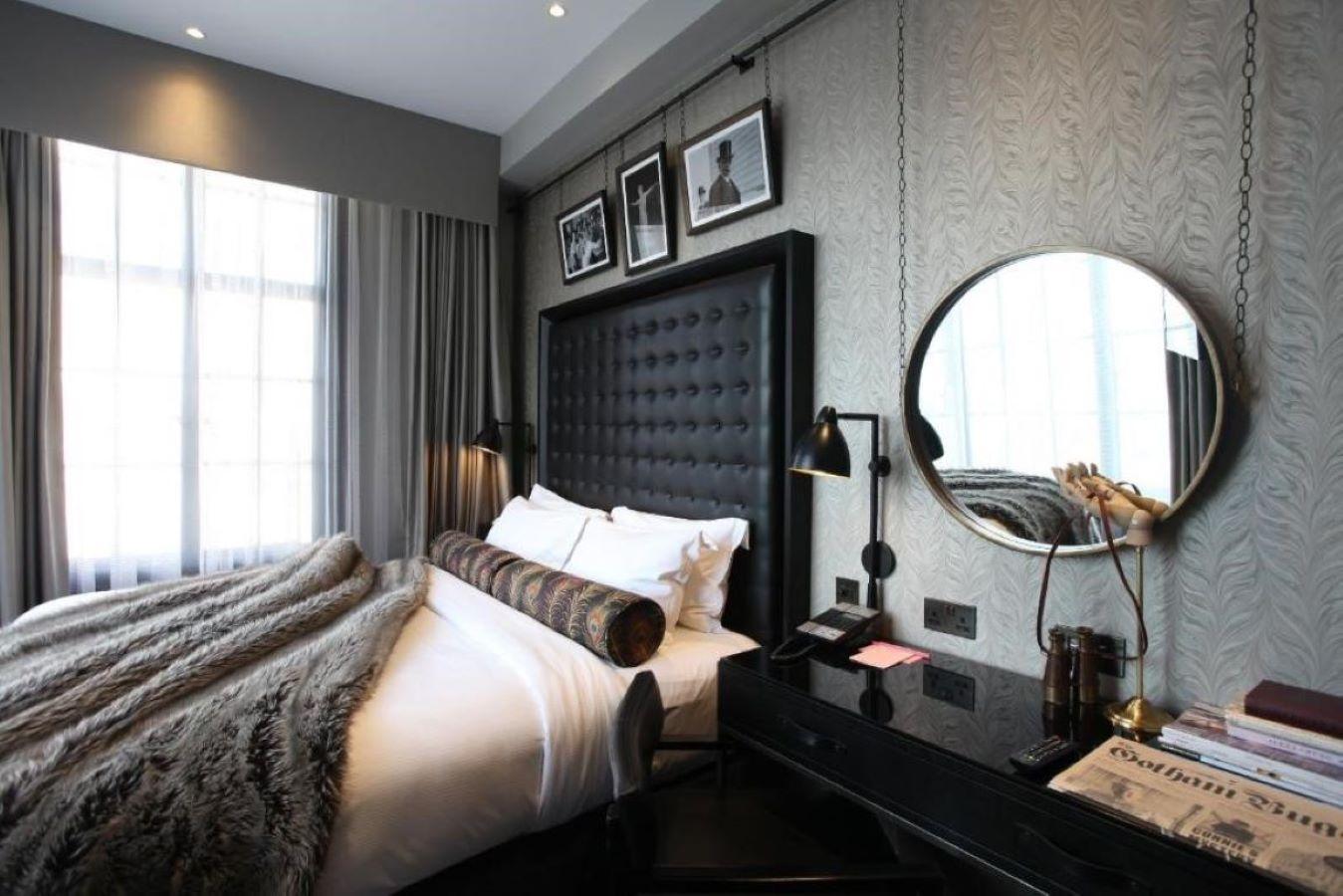 Director, Double Bed, Large