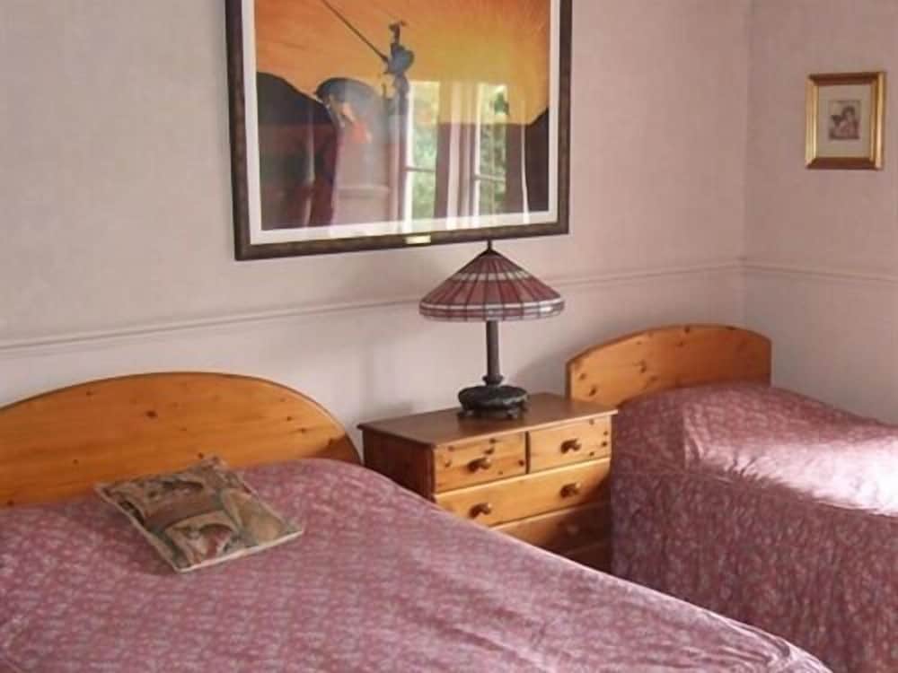 Suite, 1 Double and 1 Single Bed
