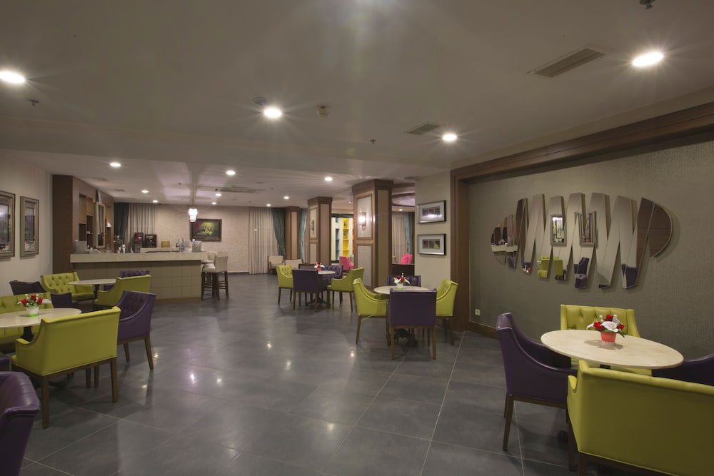 Insula Resort & Spa 8/35