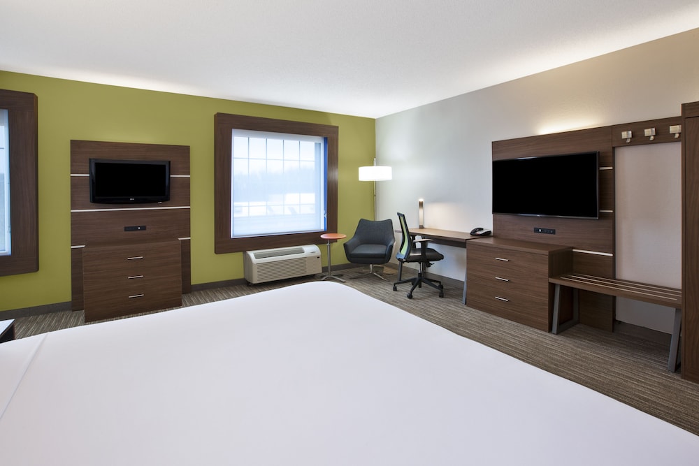 Holiday Inn Express & Suites Manchester-Conf Ctr(Tullahoma) 10/36