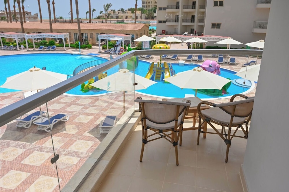 SUNRISE Serano Club Resort 40/61
