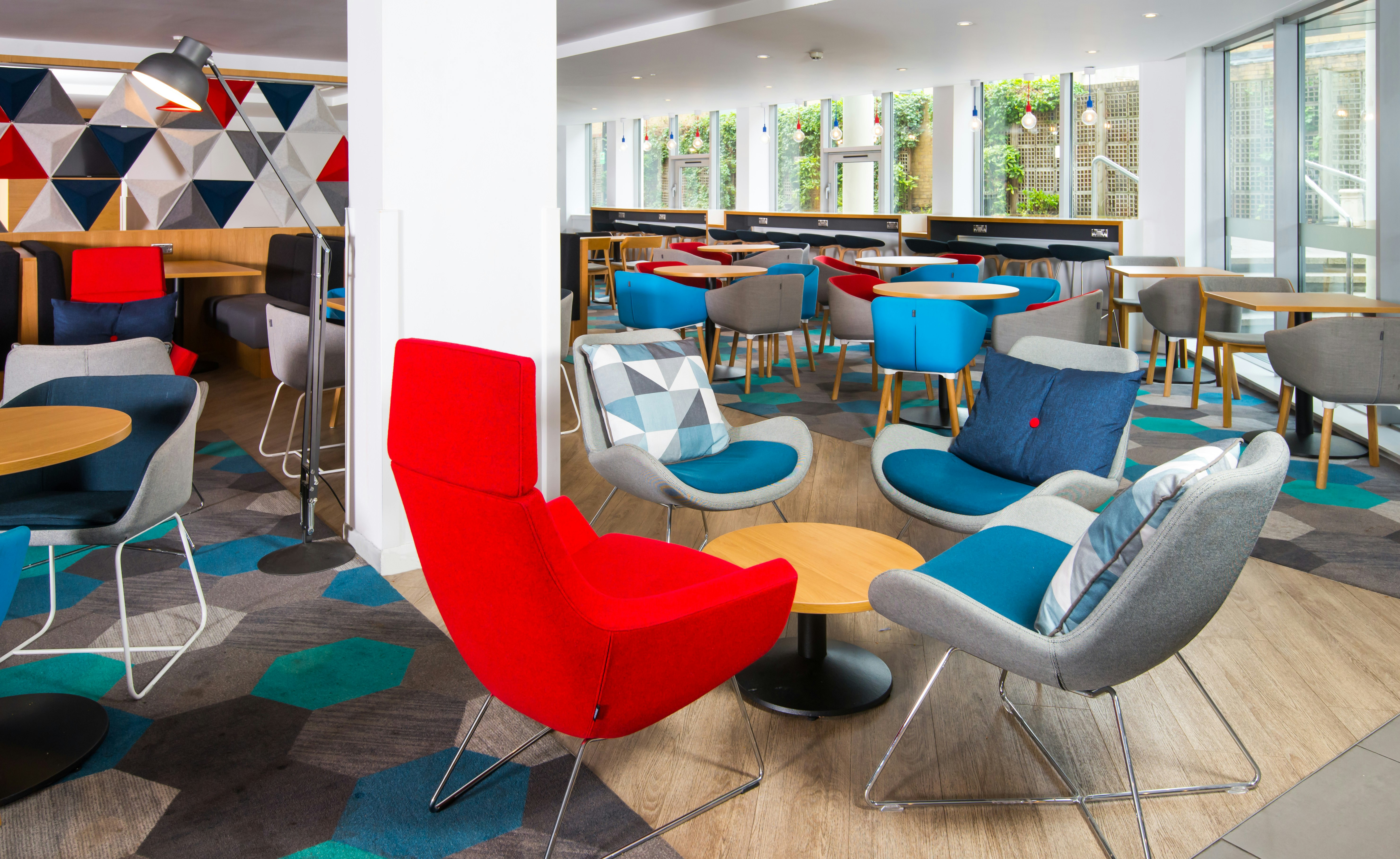 Holiday Inn Express London Hammersmith 28/43