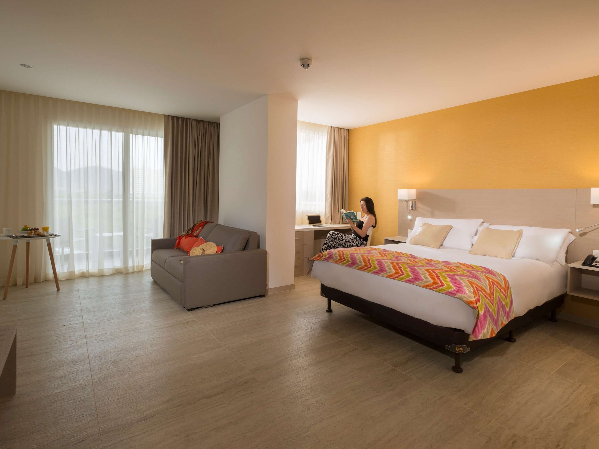 Deluxe, Queen Bed, Sofa