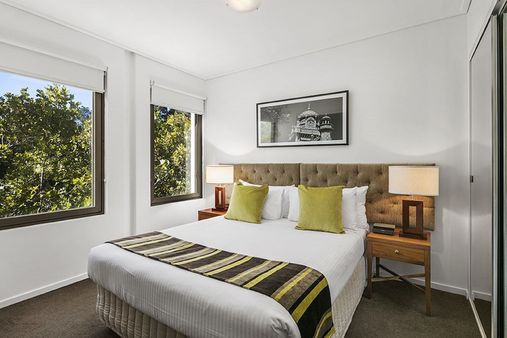 1 BEDROOM, APARTMENT, PARK VIEW