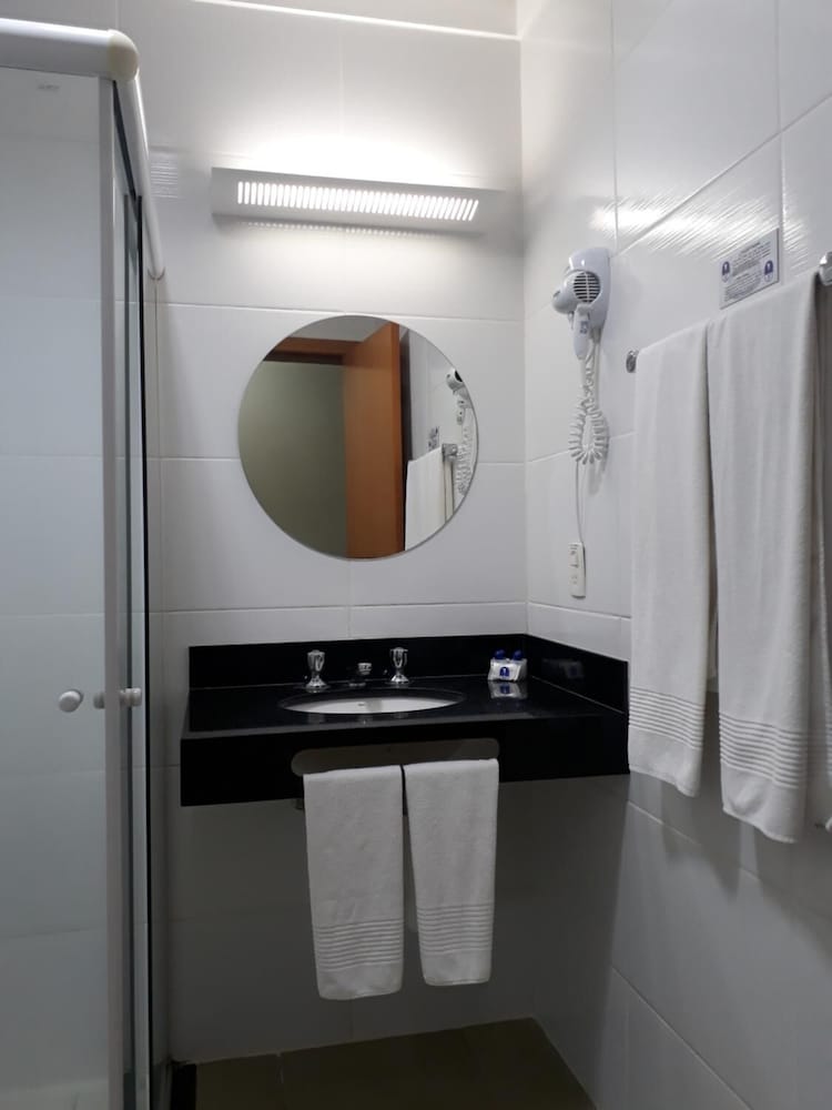 Cristal Palace Inn 20/40