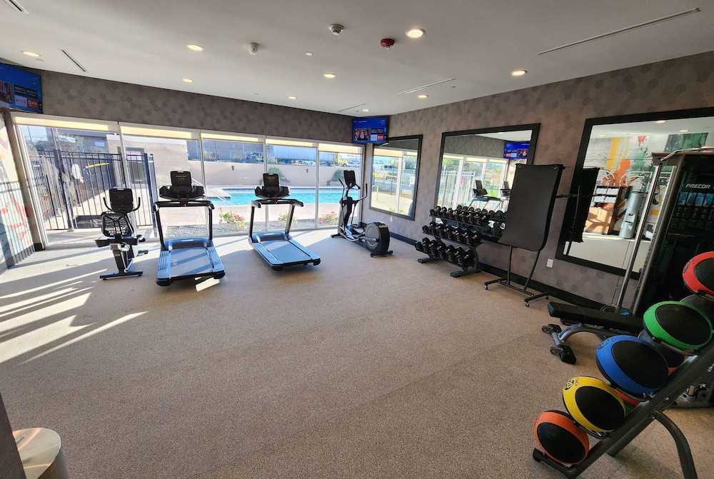 Hawthorn Extended Stay by Wyndham Del Rio 35/65