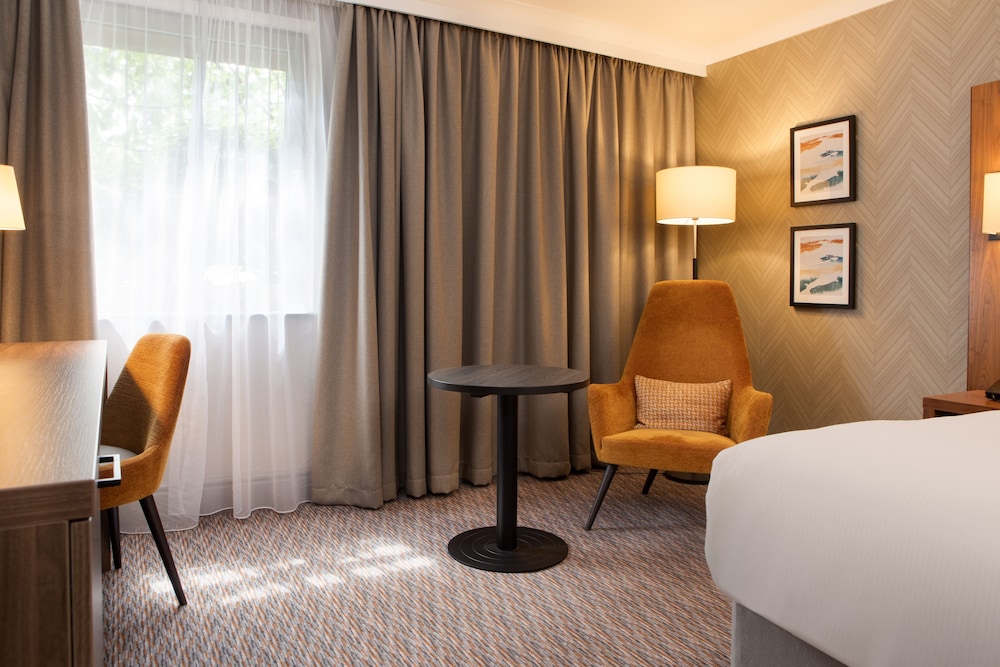 DOUBLETREE BY HILTON SOUTHAMPTON 39/93