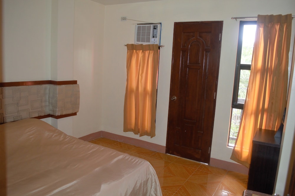 Manora Apartments And Guest House 27/66