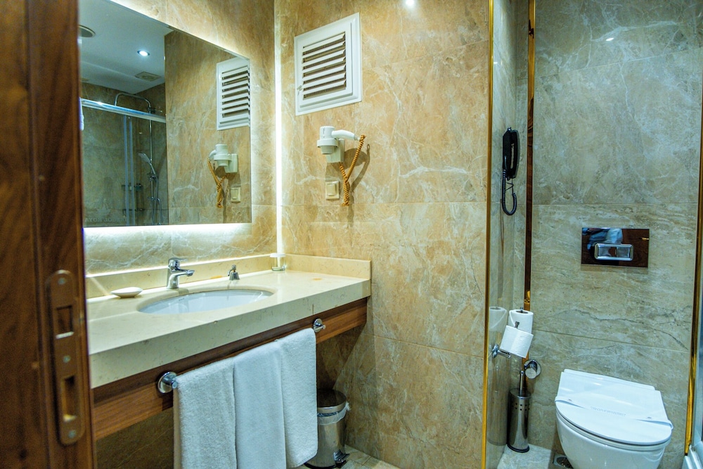 Inegol Royal Hotel 38/41