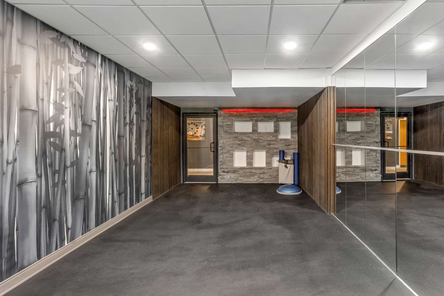 Best Western Plus Heritage Rail Inn & Suites 47/49