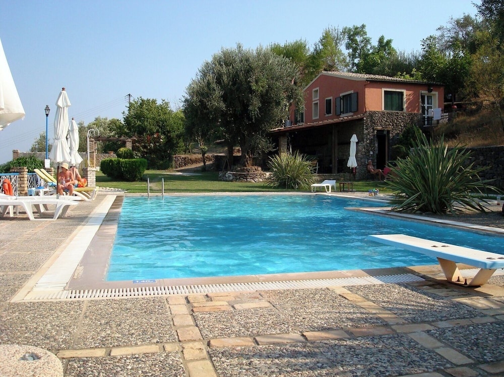 Fundana Villas Aparthotel 49/54