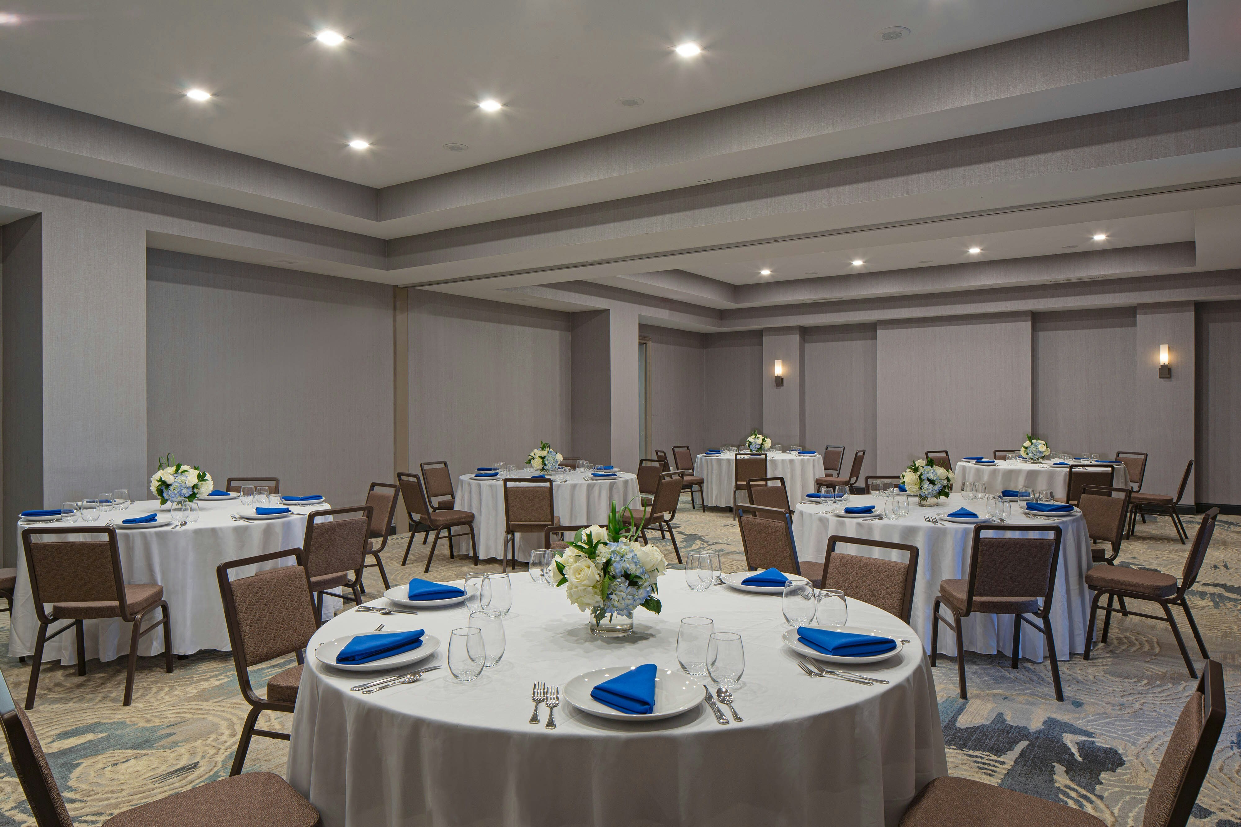 Sheraton Suites Columbus 20/21