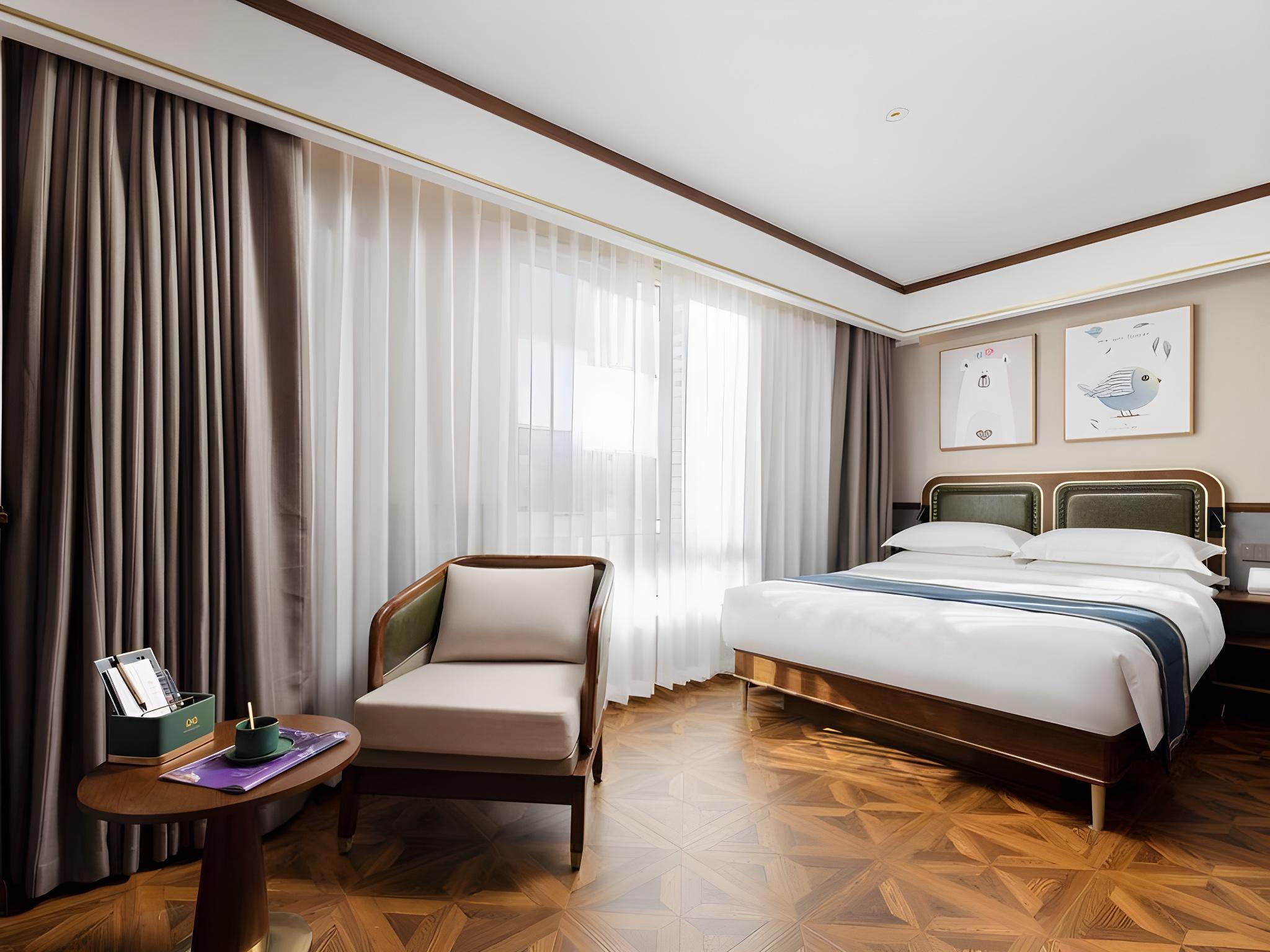 Elegant, Smart, Double Bed