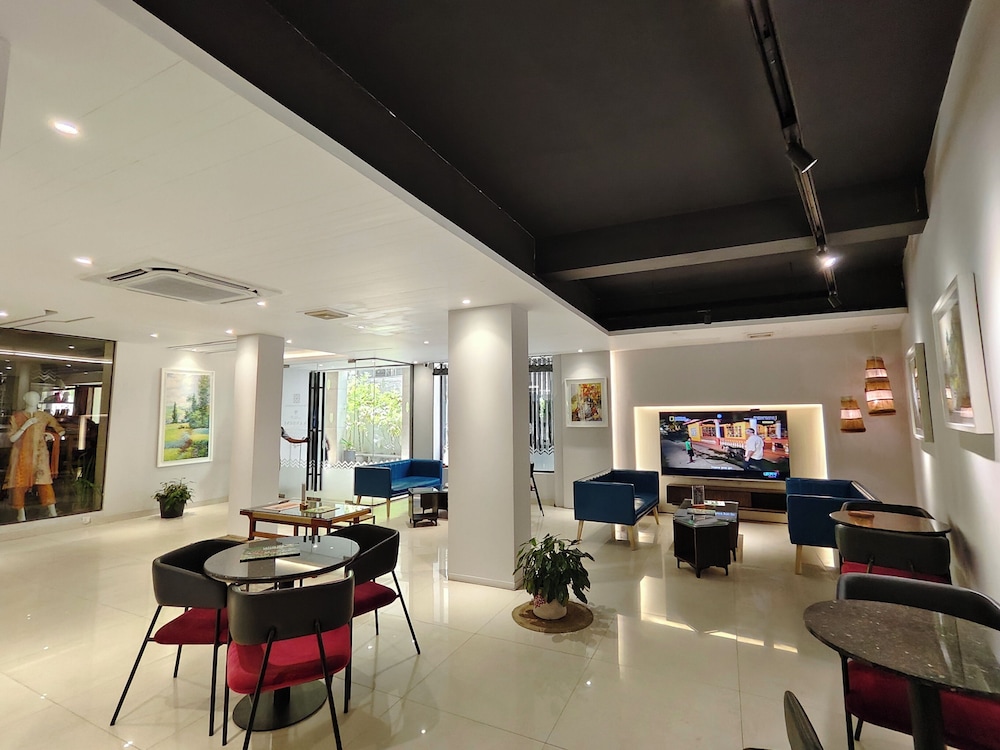 Hotel Nandini 57/70