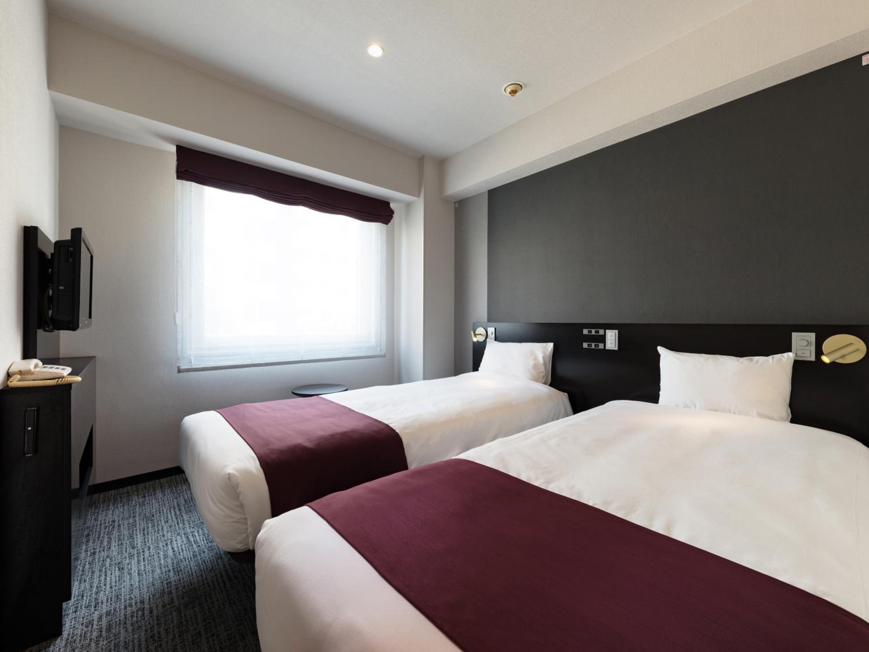 Standard, Twin Beds