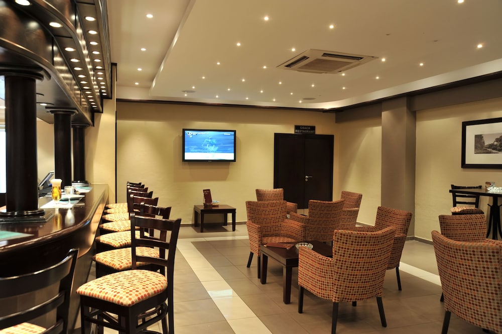 SAFARI LODGE HOTEL & CONVENTION CENTRE 36/50