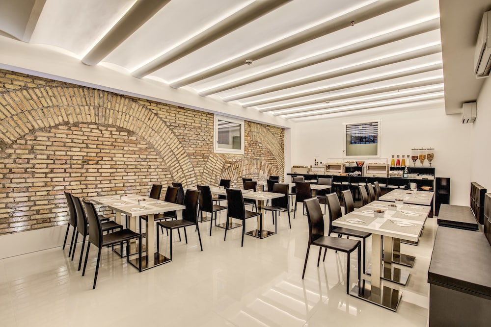 THE LIBERTY BOUTIQUE HOTEL 46/62