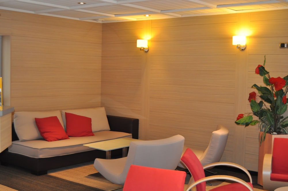Ibis Styles Annecy Gare Centre 32/58