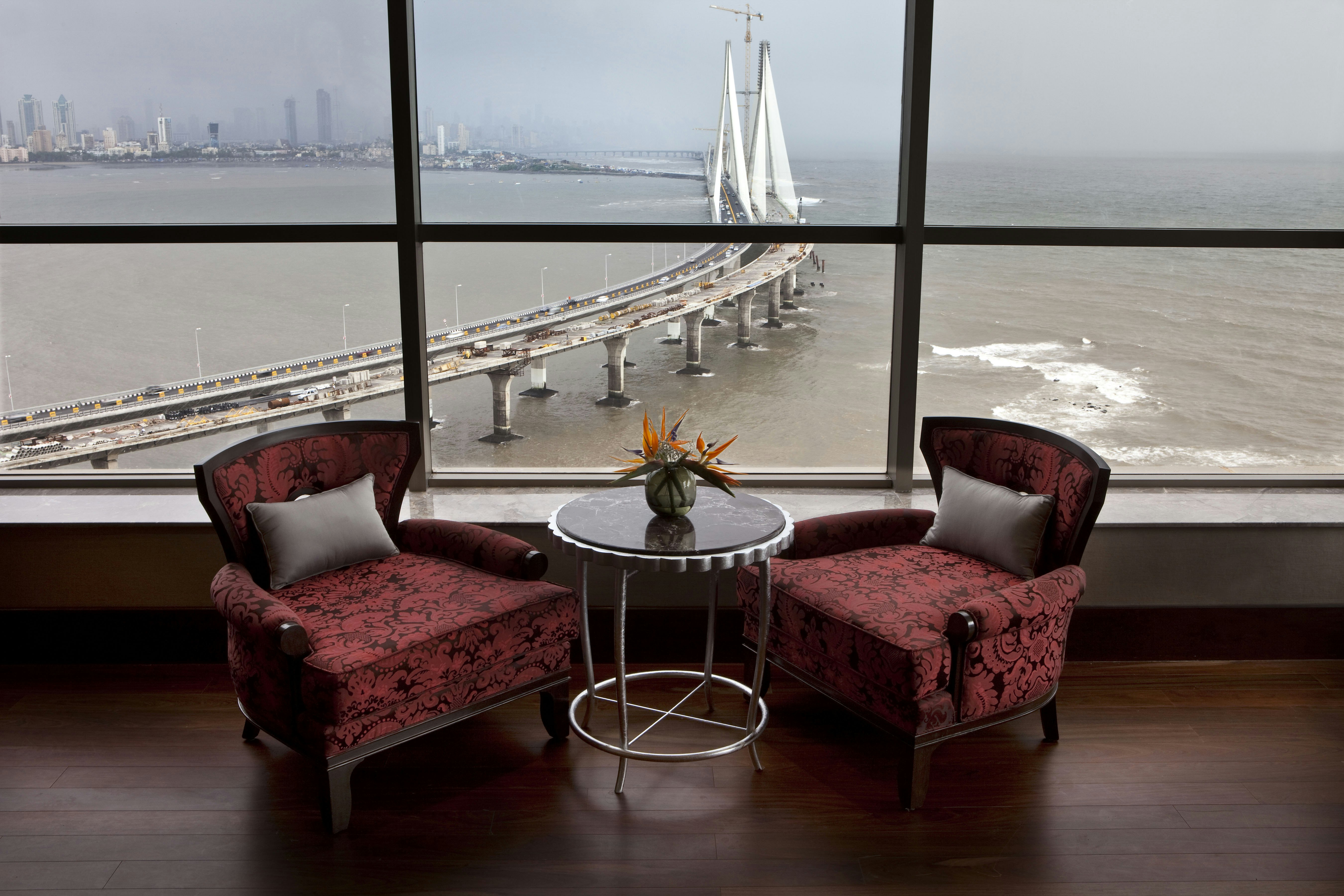TAJ LANDS END 53/84