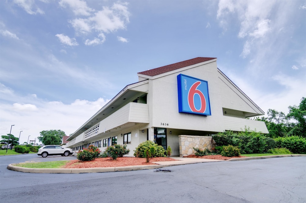 Days Inn by Wyndham Kansas City Northeast 9/65