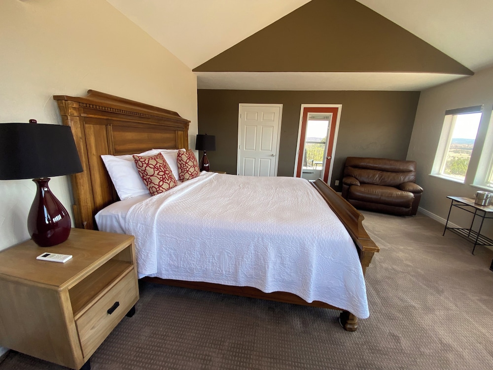 Skyridge Inn Bed & Breakfast 19/73