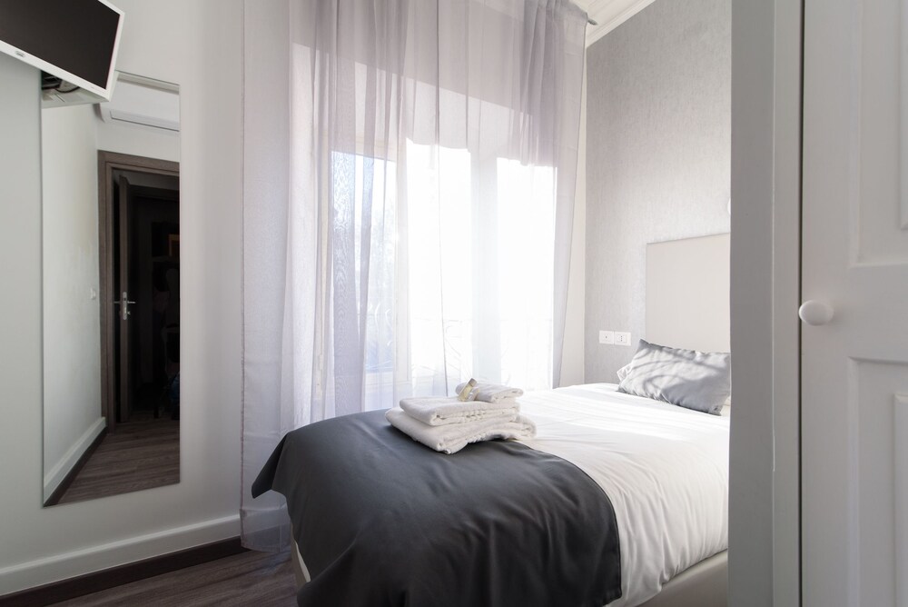 White Caesar Guesthouse 26/35