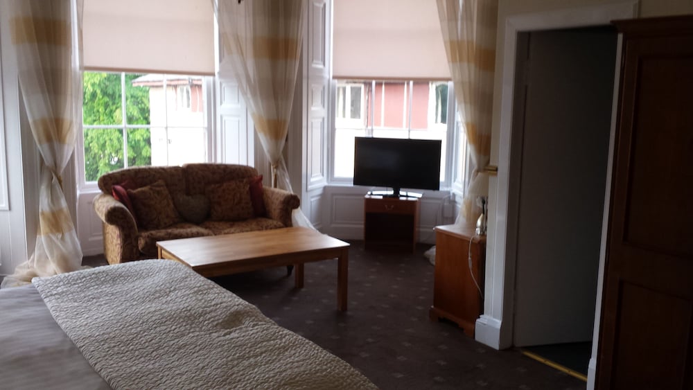 The Tontine Hotel 24/64