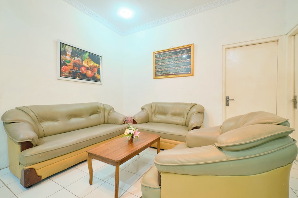 Oyo 2394 Hotel Brosta 14/26