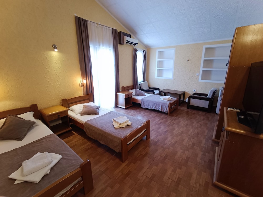 Martinovic Rooms 13/41