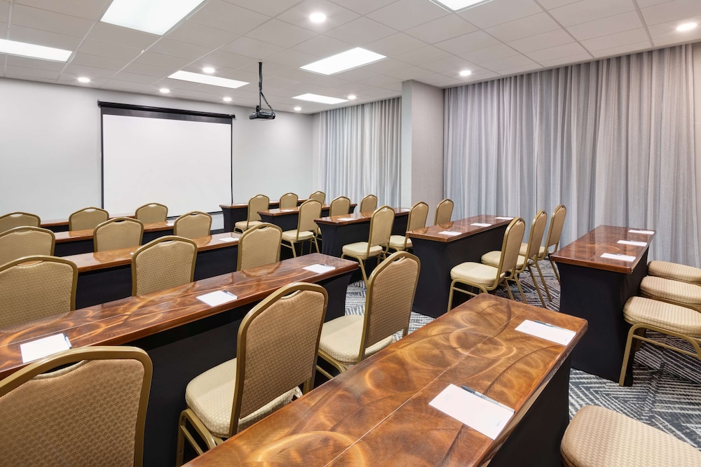 Radisson Hotel Nashville Airport 44/48